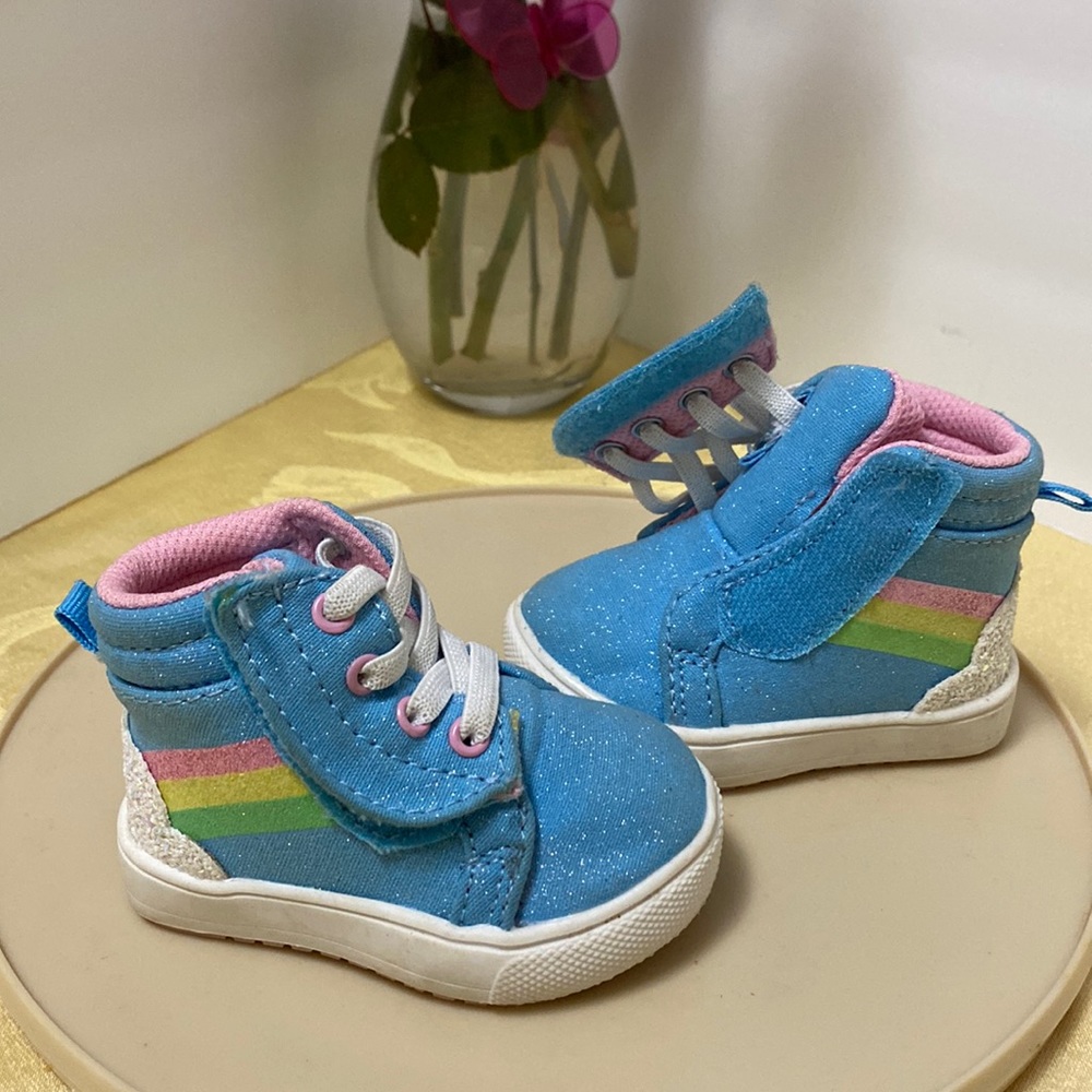 Children’s/Infant Girl’s Wonder Nation Size 2 high top sparkly Velcro shoes